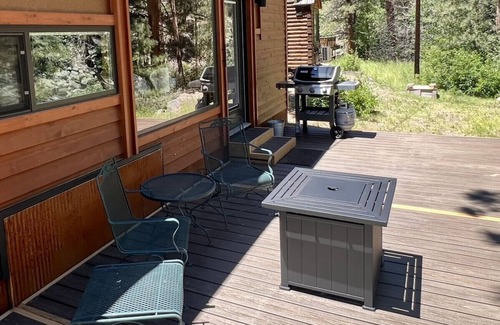 Drake House | Ptarmigan Tiny Home (#10) at The Woolly Bugger Inn