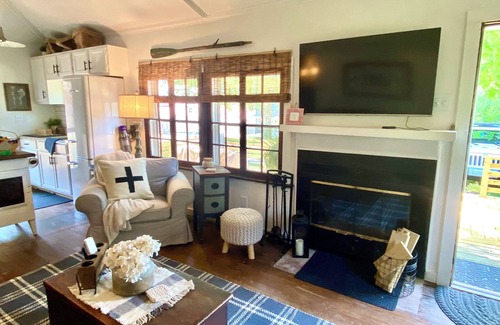 Lakeview Cottage | Ptoobies Place- waterfront cottage with boat dock & NEW deck!