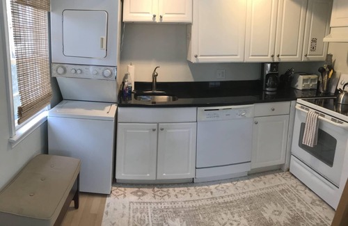 Provincetown Cottage | PTOWN WEST END COTTAGE: Charm, privacy, close to everything & affordable.