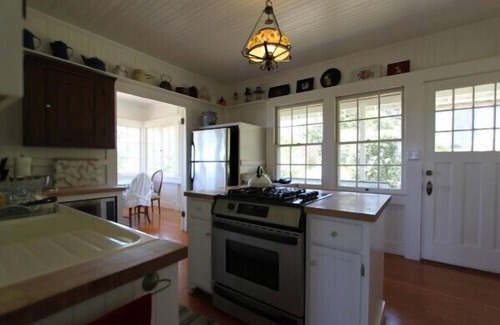 Kamuela House | Pu'u Menehune - God's Country! 13 Acre Ranch-home, Stream & Waterfalls!