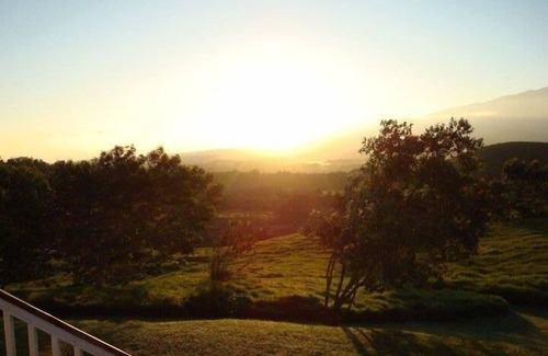 Kamuela House | Pu'u Menehune - God's Country! 13 Acre Ranch-home, Stream & Waterfalls!