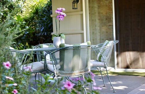 Kamuela Cottage | PUAKO 1940's Vintage Beach Cottage - Now with Air Conditioning