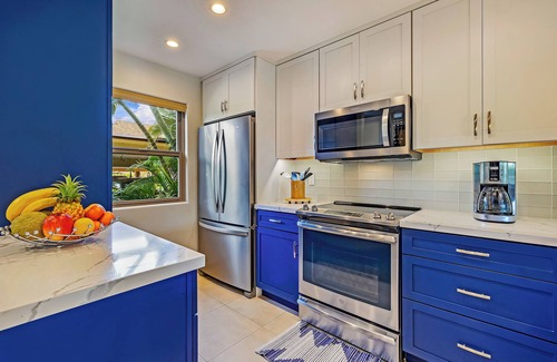 Downtown Lahaina House | Puamana 167-4. See and hear the ocean 200 feet away! 2 huge 20' x 15' lanais!