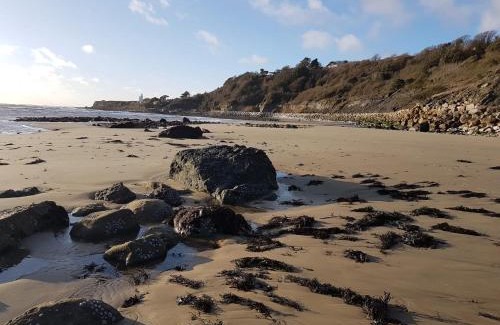 Ventnor Apartment | Puckaster Cove Cabin