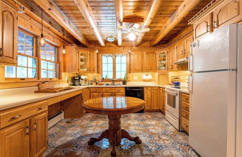 Bethel Cabin | Pucky Pines: Minutes to Bethel Woods + Hot Tub