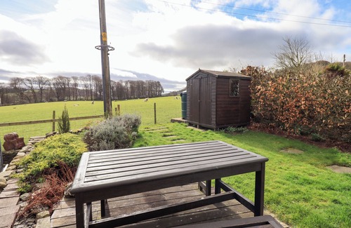 Lowick Cottage | PUDDLE DUCK COTTAGE, pet friendly, with open fire in Spark Bridge