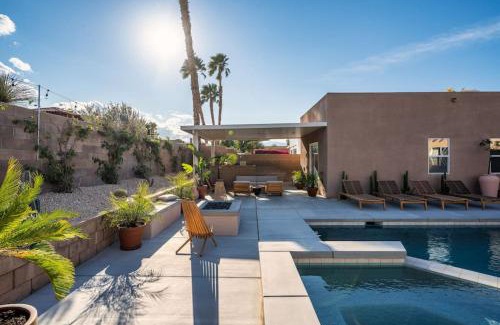 Bermuda Dunes House | Pueblo Viejo Desert Minimalist Pool Home