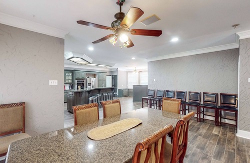 Midlothian House | Pueblo Viejo Ranch | House in Midlothian with pool, balcony, central AC, & W/D