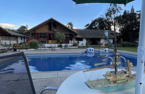 Checa Cabin | Puedes Alquilar la Propiedad Privada Para Eventos de Todo Tipo😎