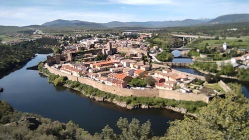 Buitrago del Lozoya Apartment | Puente viejo de Buitrago casa Fresno