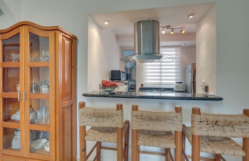 South Hotel Zone Apartment | Puerto Vallarta Hideaway w/Balcony & Pool!