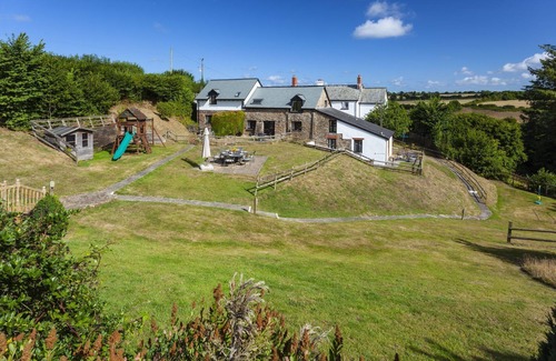 Littleham Cottage | Puffin Cottage - Countryside cottage with a pool