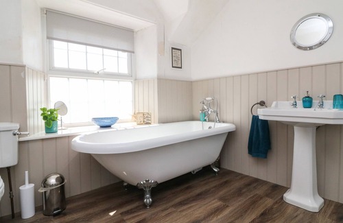 Hartland Cottage | PUFFIN HOUSE, pet friendly, character holiday cottage in Hartland
