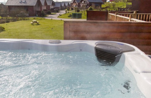 Winnard's Perch Ski Chalet | Puffin lodge 4 bedroom with Hot tub,-Indoor Pool & Gym