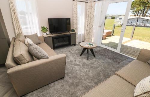 Hasguard Cross House | Puffin Lodge