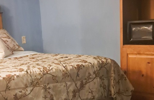 Canton House | Puffin Room at Mtn Hideout