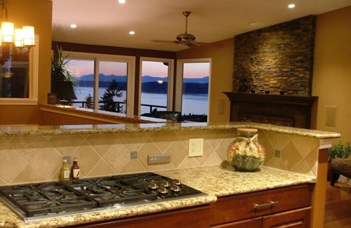 Northeast Tacoma Bed & Breakfast | Puget Sound View, Private Queen Bedroom, Private Pool/Jacuzzi