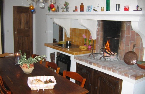 Merindol House | Puget Sur Durance: Very charming house with character in Luberon
