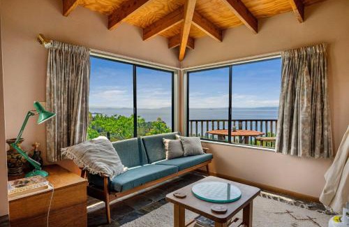 Pukawa House | Pukawa Paradise - Pukawa Holiday Home