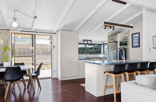 Pukehina House | Pukehina Estuary Sunset Views Holiday Home