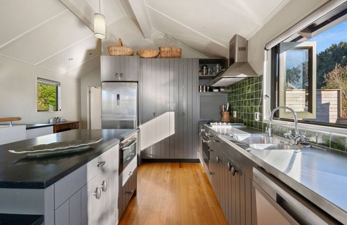 Kuratau Cottage | Puketapu - Kuratau Holiday Home
