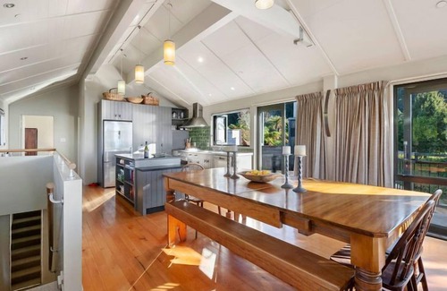 Kuratau Cottage | Puketapu - Kuratau Holiday Home