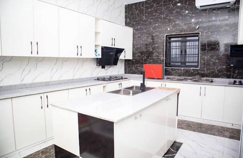 Jimeta Hotel | Pula Pula Luxury Hotel and Suites