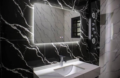 Jimeta Hotel | Pula Pula Luxury Hotel and Suites