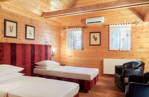 Bostanj Hotel | Pule Estate
