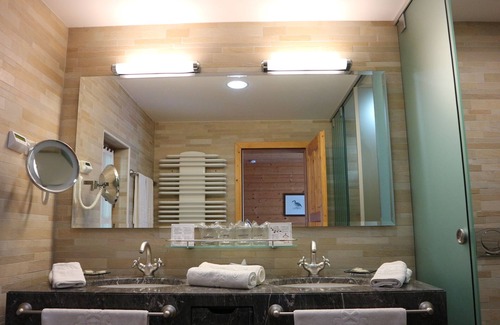 Bostanj Hotel | Pule Estate