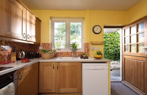 Gwithian House | Pump Cottage (Sleeps 10) - a house that sleeps 10 guests in 5 bedrooms