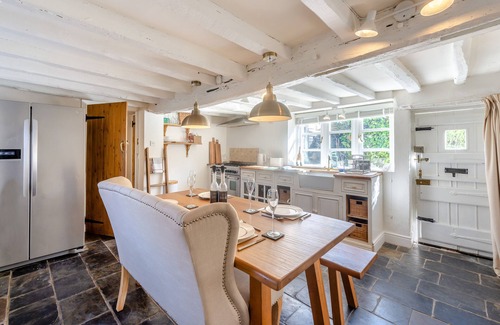 Leicester House | Pump Cottage - Two Bedroom House, Sleeps 4