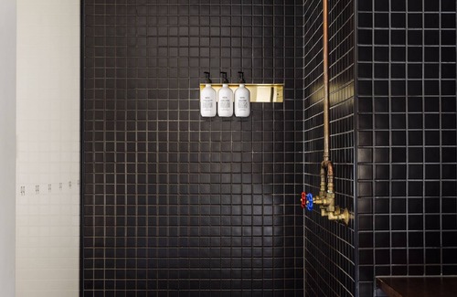 Lake St. Clair Hotel | Pumphouse Point