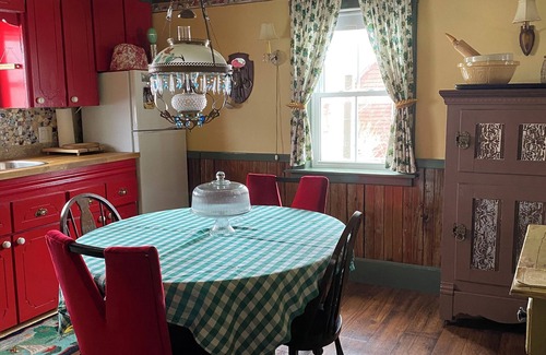 Twillingate House | Pumpkin House ~ a museum guesthouse experience