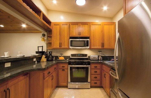 Guerneville Cottage | Pumpkin House Summary