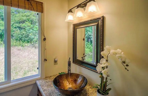 Pahoa Apartment | Puna Rainforest Hot Spring Retreat - Green Bamboo Cottage