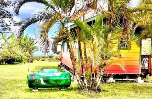 Pahoa Cottage | Puna Rainforest Retreat Hotspring - Blue Ginger Cottage