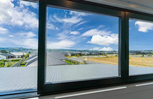 Wharewaka House | Puna Rise - Taupo Holiday Home