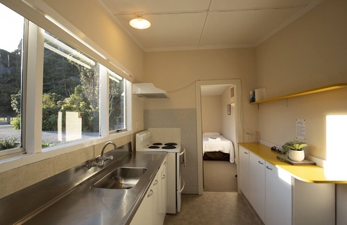 Punakaiki Hotel | Punakaiki Beachfront Motels