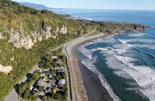 Punakaiki Hotel | Punakaiki Beachfront Motels