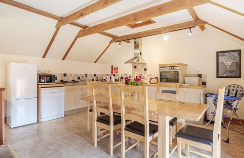 Little Glemham Cottage | PUNCH COTTAGE, pet friendly, with a garden in Little Glemham