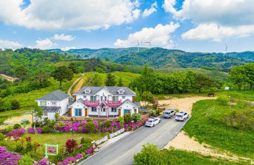 Daegwallyeong House | Pungcha & Herb Pension