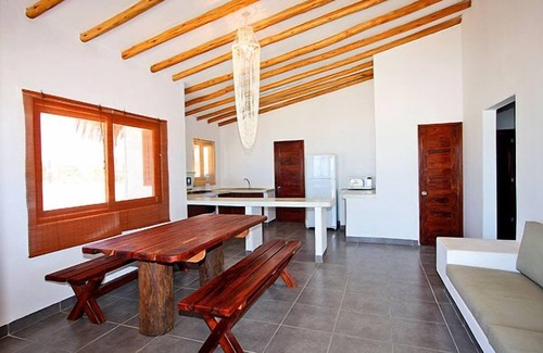 Los Organos House | Puntapalmeras House
