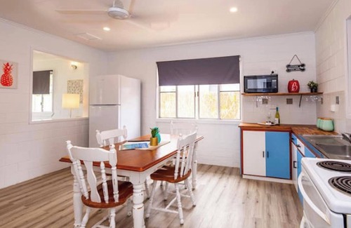 Bundaberg Villa | Puppies & Pancakes Opposite Beach and Park