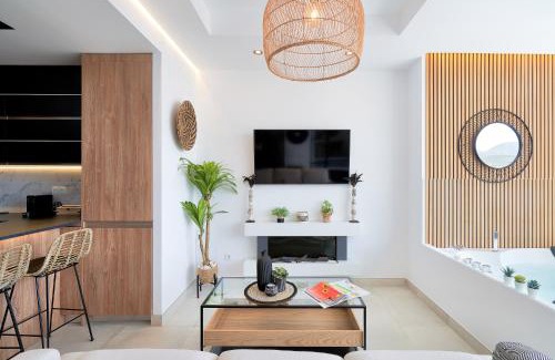 Torremolinos City Centre Apartment | PURA VIDA Luxury apartment with jacuzzi