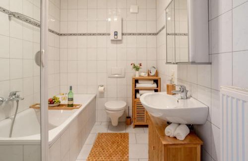 Gerolstein Apartment | Pure Chi Suite I Eifelsteig I Canvas I Balcony