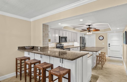 Sanibel Condo | Pure Coastal Luxury: Beachfront Condo, Private sundeck Deck & Breathtaking views