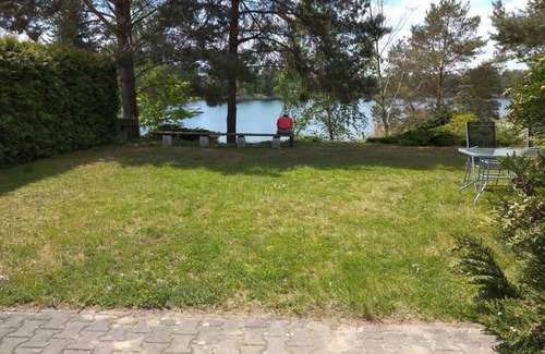 Mohlau Apartment | Pure vacation in our "See-Ferienwohnung 1" directly at the Möhlauer See. The apartment has approx. 40 square meters of living space
