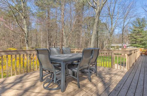 Fennville House | Pure Hygge - 1 block off Lake, Tranquil & Pet Friendly