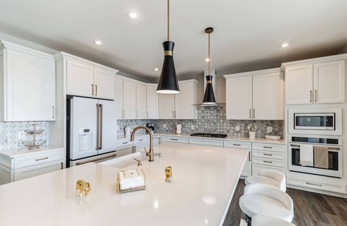 Winchester House | Pure Luxury, Grill and Fireplace